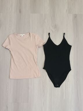 American Eagle Black Spaghetti Strap V-Neck Bodysuit H&M Tan Tee Small Capsule
